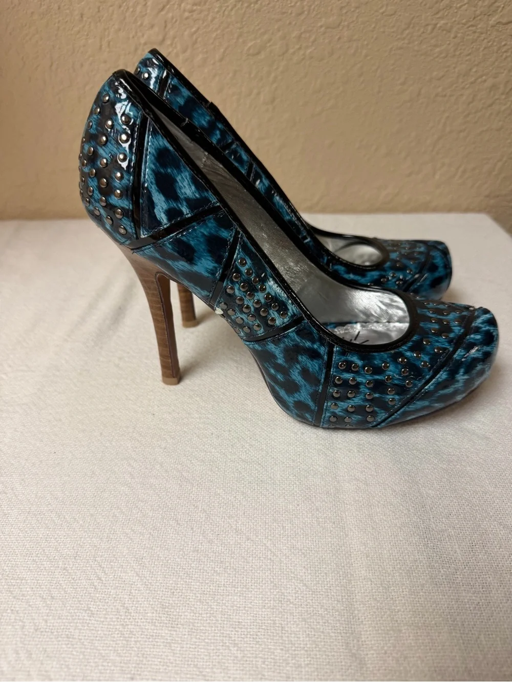 4/$20 Naughty Monkey Teal and Black Studded High Heel Pumps